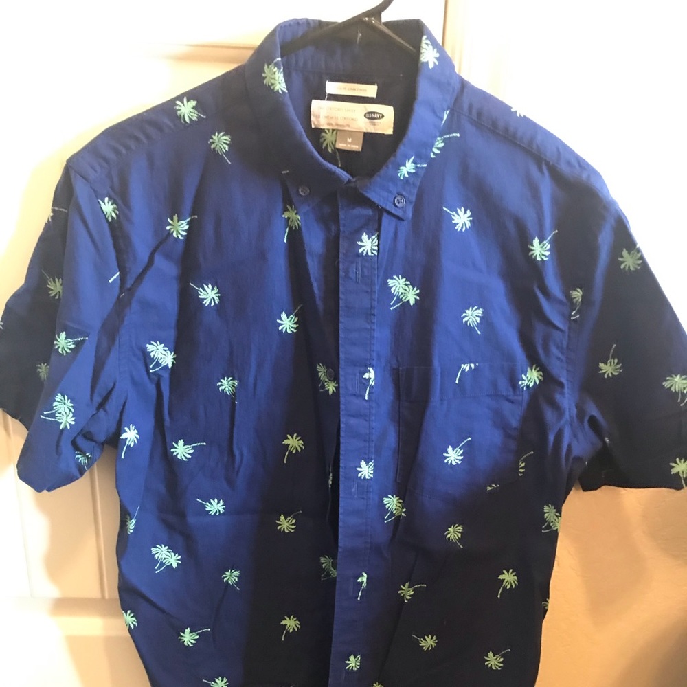 Old navy shirt sleeve summer shirt
